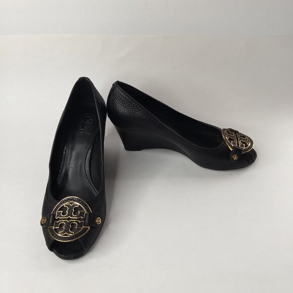 Tory Burch Amanda Peep Toe Wedge Black Pebbled Leather Heels Shoes Size 7 Preppy - Picture 1 of 11
